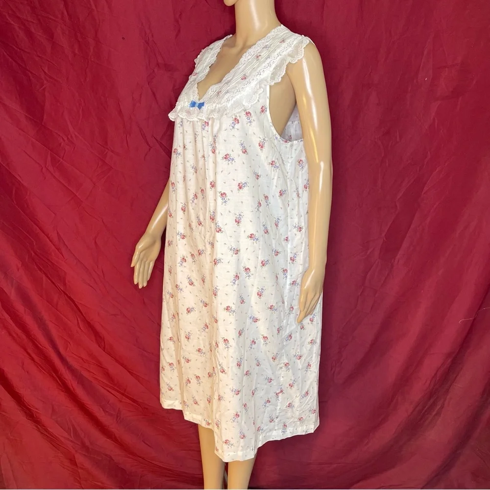 Vintage Handmade Delicate Floral Nightgown Romantic Sleep Dress Medium